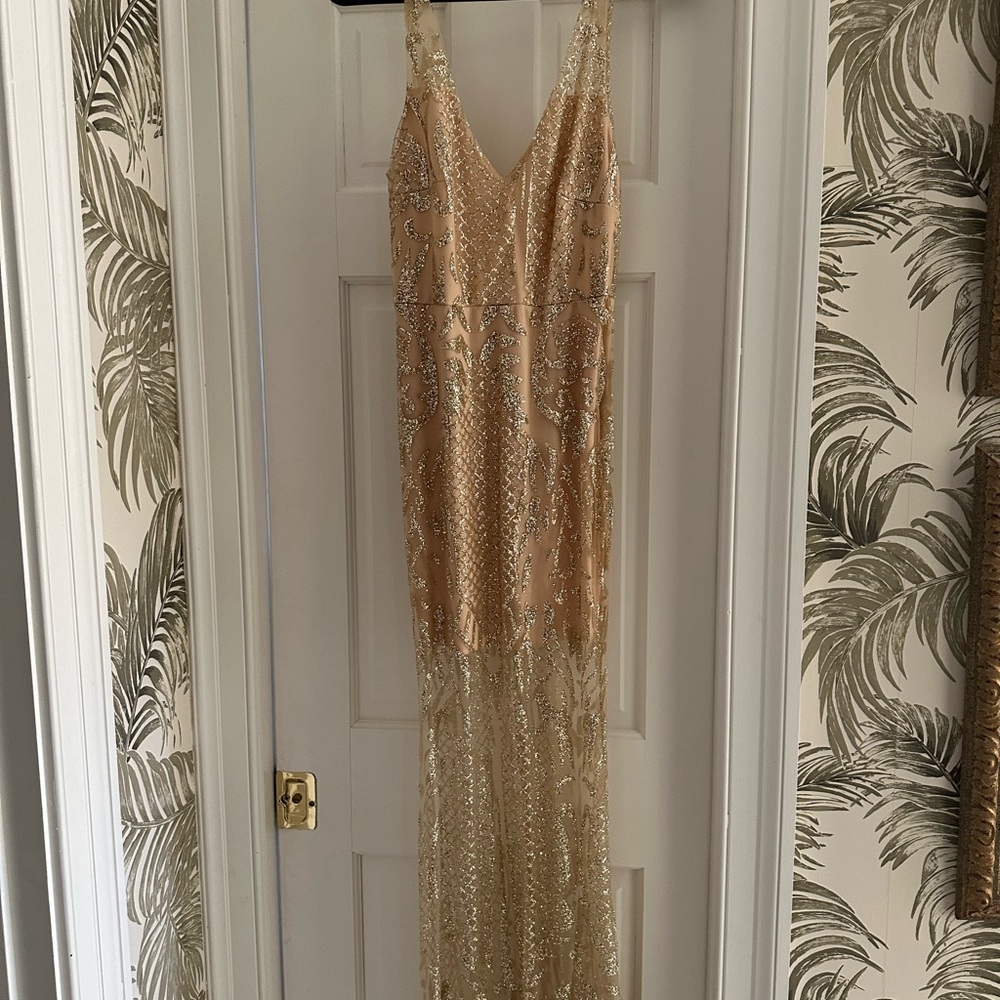 New ,size small maxi sexy&sparkly dress will make you shine & sparkle
